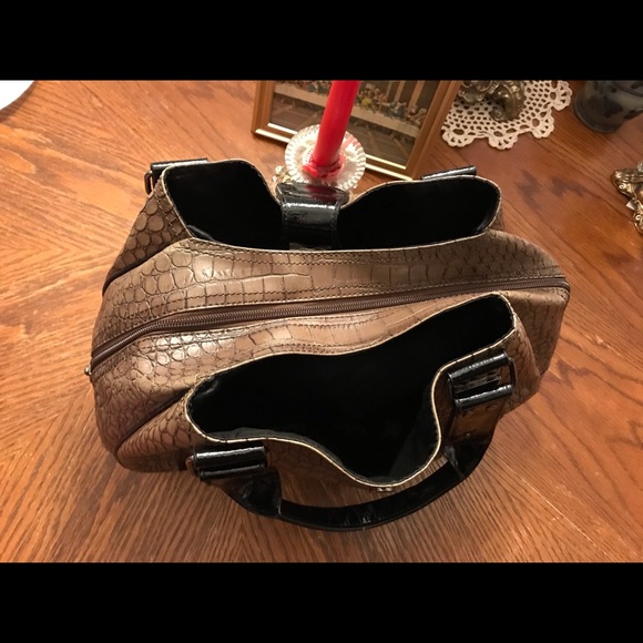 Nice Tan Reptile Textured Black Shine Accent Bag! - Picture 10 of 15